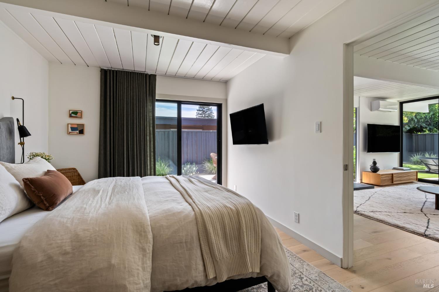 Detail Gallery Image 22 of 34 For 821 Flaxberry Ln, San Rafael,  CA 94903 - 4 Beds | 3 Baths