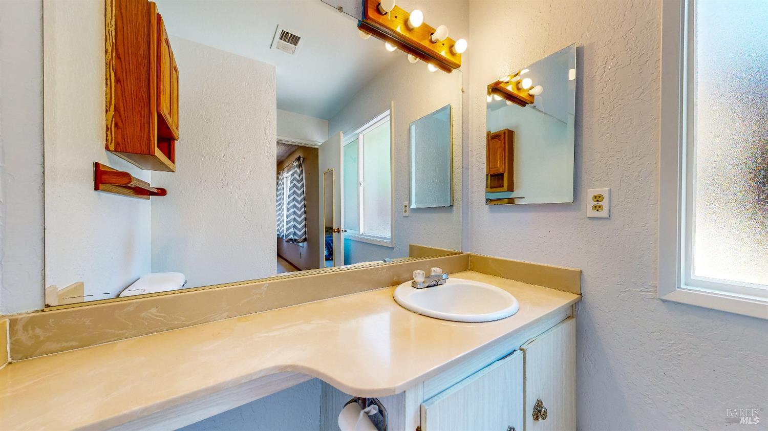 Detail Gallery Image 22 of 47 For 805 Lombard Way, Rohnert Park,  CA 94928 - 4 Beds | 2 Baths