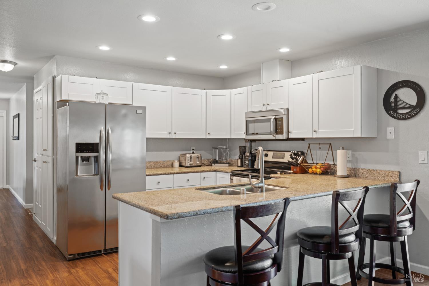 Detail Gallery Image 16 of 42 For 2014 Crinella Dr, Petaluma,  CA 94954 - 4 Beds | 2 Baths