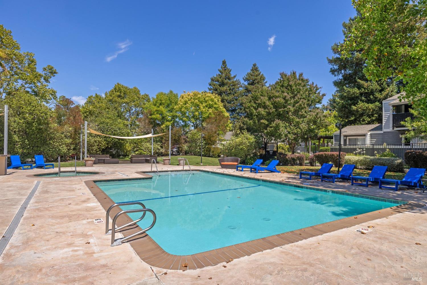 Detail Gallery Image 2 of 27 For 225 Burt St #34,  Santa Rosa,  CA 95407 - 2 Beds | 2 Baths