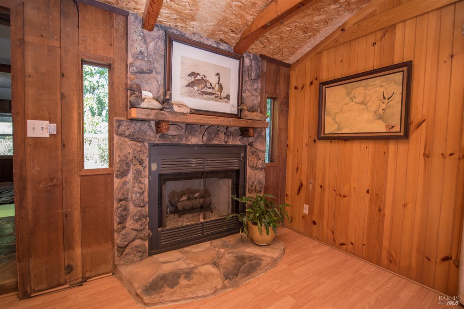 Detail Gallery Image 12 of 88 For 5301 Hutchinson Rd, Sebastopol,  CA 95472 - 3 Beds | 3 Baths