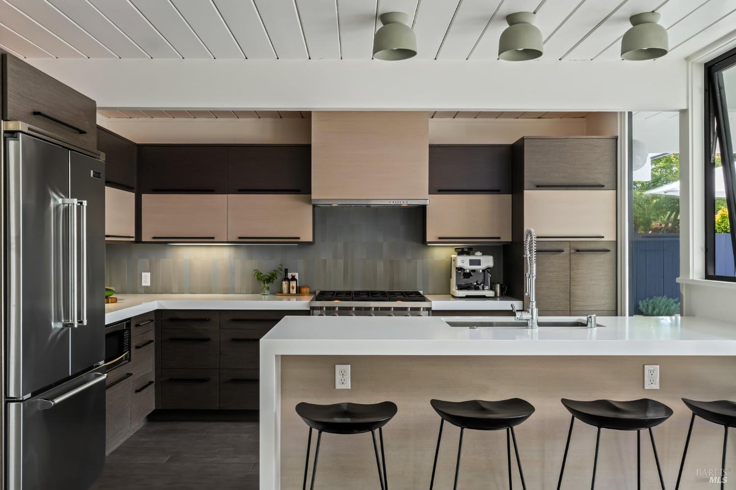 Detail Gallery Image 8 of 34 For 821 Flaxberry Ln, San Rafael,  CA 94903 - 4 Beds | 3 Baths