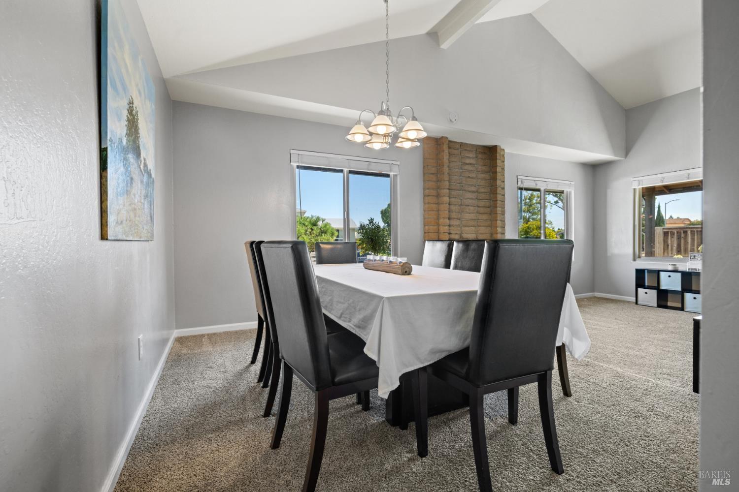 Detail Gallery Image 11 of 42 For 2014 Crinella Dr, Petaluma,  CA 94954 - 4 Beds | 2 Baths