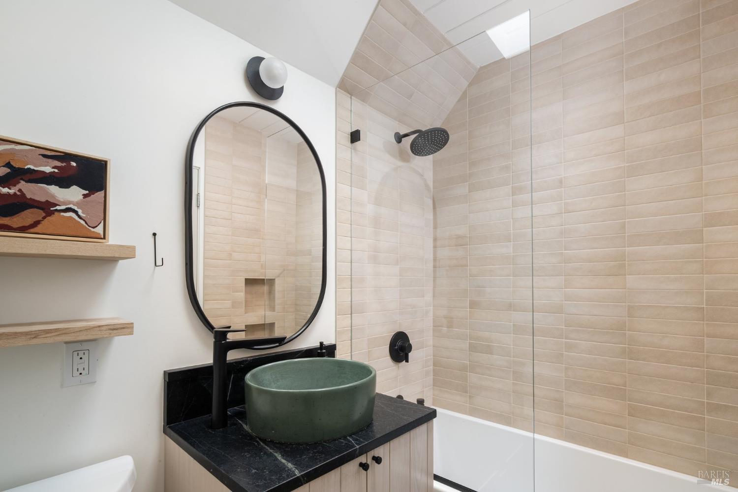 Detail Gallery Image 15 of 34 For 821 Flaxberry Ln, San Rafael,  CA 94903 - 4 Beds | 3 Baths