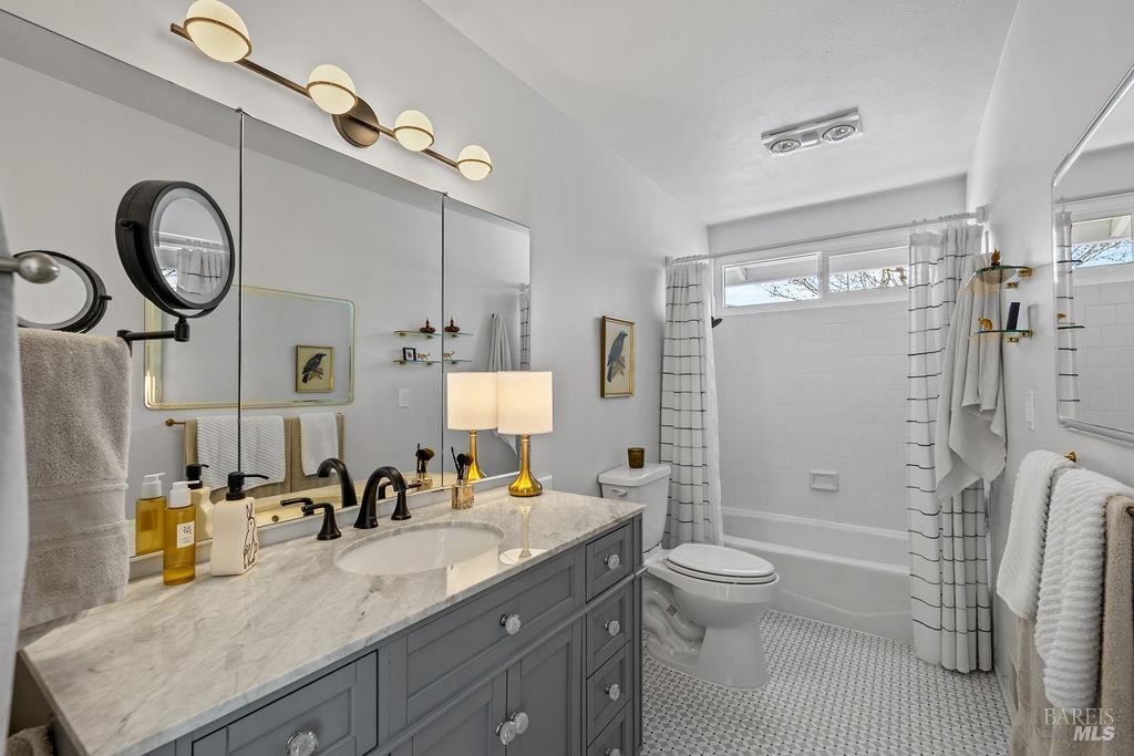 Detail Gallery Image 19 of 39 For 7414 Oakmont Dr, Santa Rosa,  CA 95409 - 3 Beds | 2 Baths