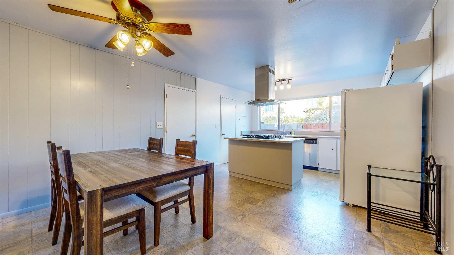 Detail Gallery Image 13 of 47 For 805 Lombard Way, Rohnert Park,  CA 94928 - 4 Beds | 2 Baths