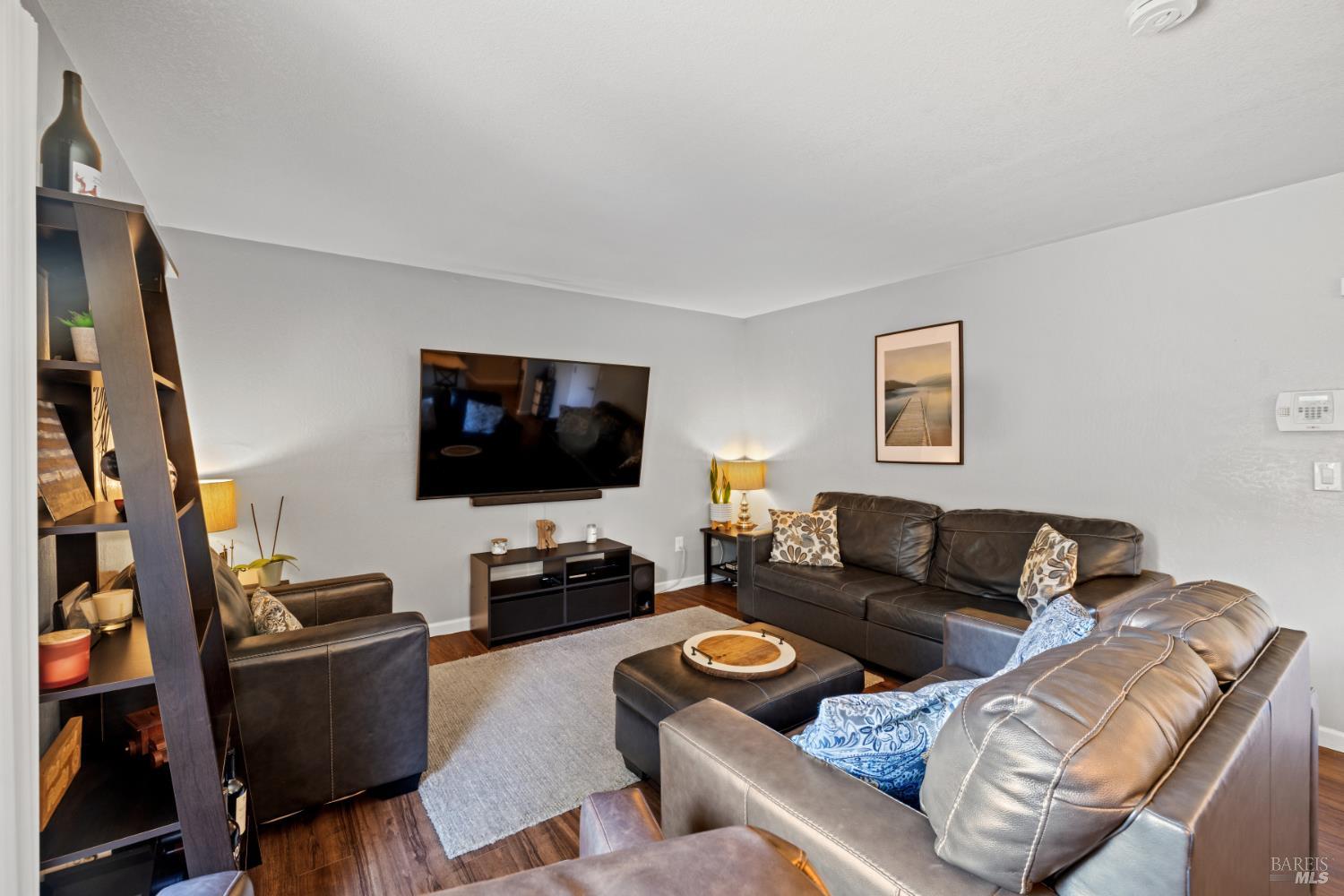 Detail Gallery Image 20 of 42 For 2014 Crinella Dr, Petaluma,  CA 94954 - 4 Beds | 2 Baths