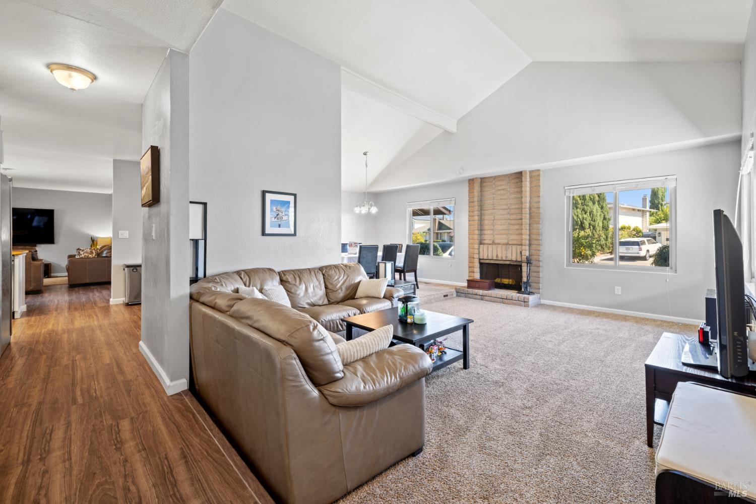 Detail Gallery Image 5 of 42 For 2014 Crinella Dr, Petaluma,  CA 94954 - 4 Beds | 2 Baths