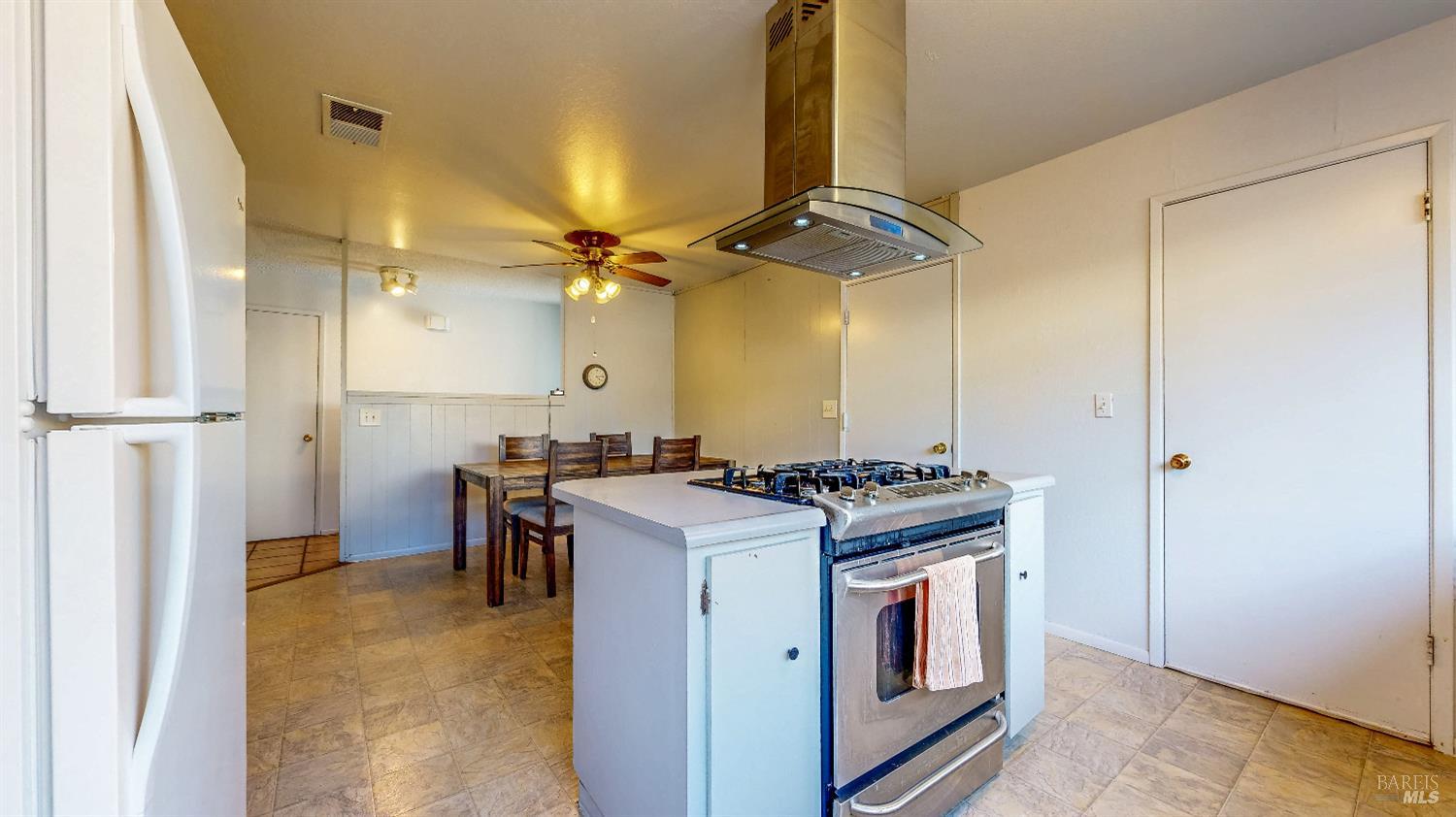 Detail Gallery Image 16 of 47 For 805 Lombard Way, Rohnert Park,  CA 94928 - 4 Beds | 2 Baths