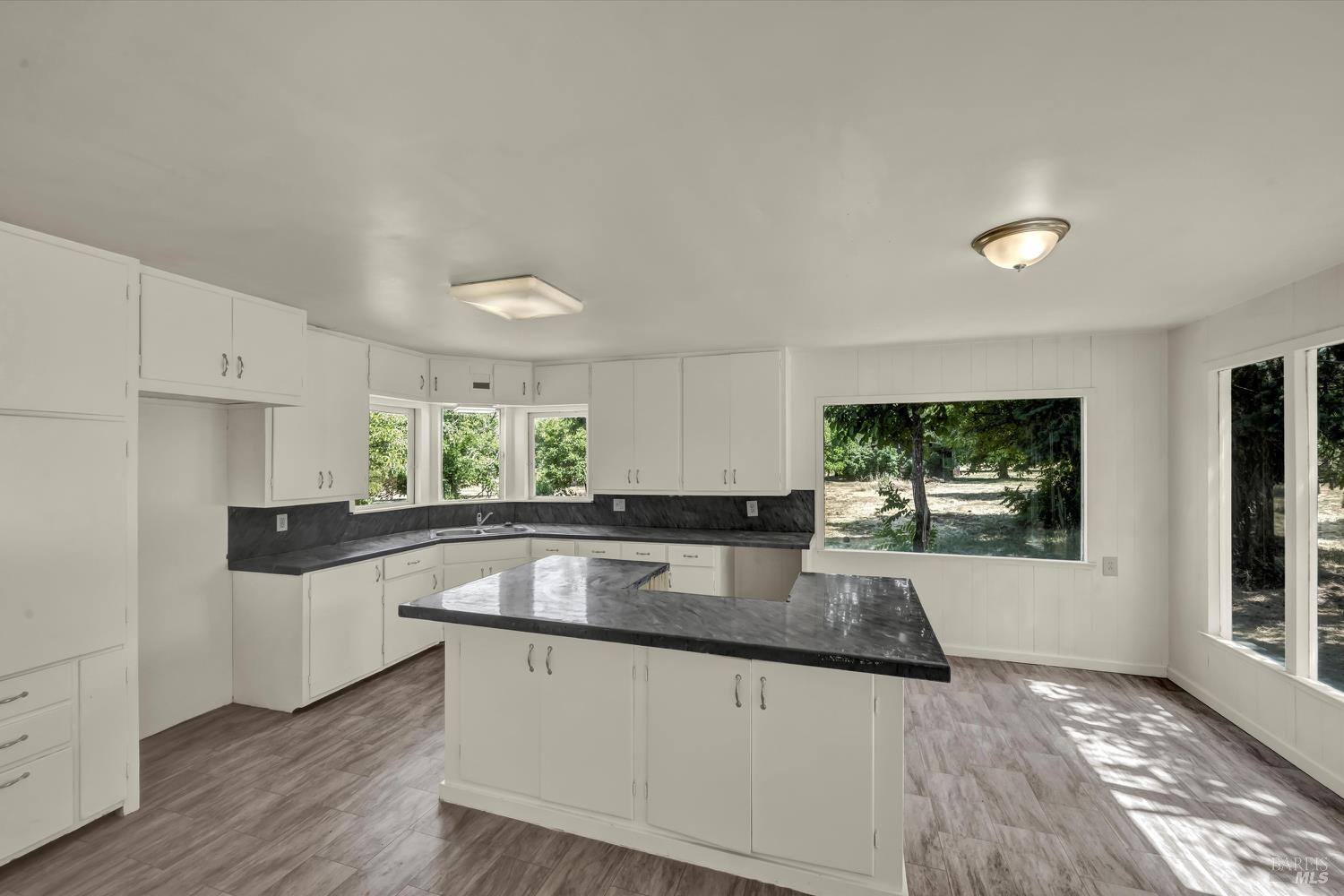 Detail Gallery Image 8 of 50 For 22550 Shady Grove Rd, Middletown,  CA 95461 - 3 Beds | 1 Baths