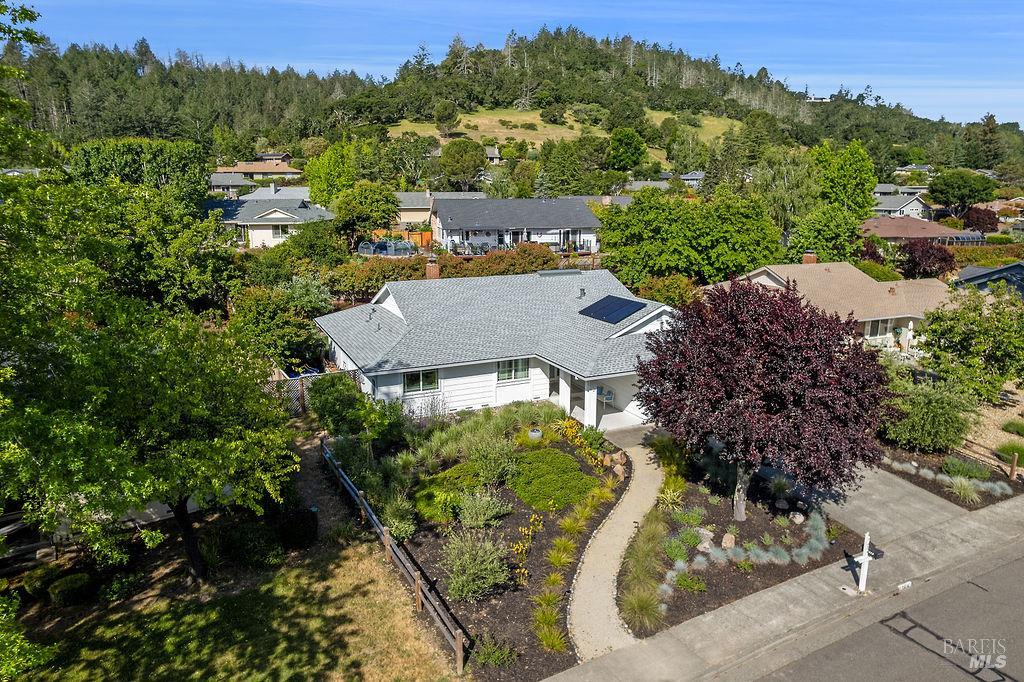 Detail Gallery Image 4 of 39 For 7414 Oakmont Dr, Santa Rosa,  CA 95409 - 3 Beds | 2 Baths