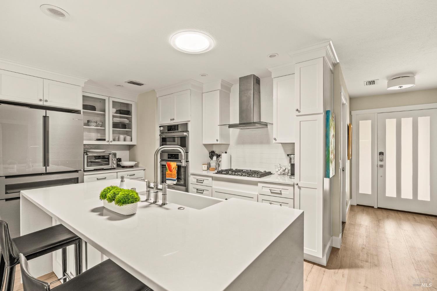 Detail Gallery Image 8 of 28 For 135 Vineyard Cir, Yountville,  CA 94599 - 2 Beds | 2 Baths