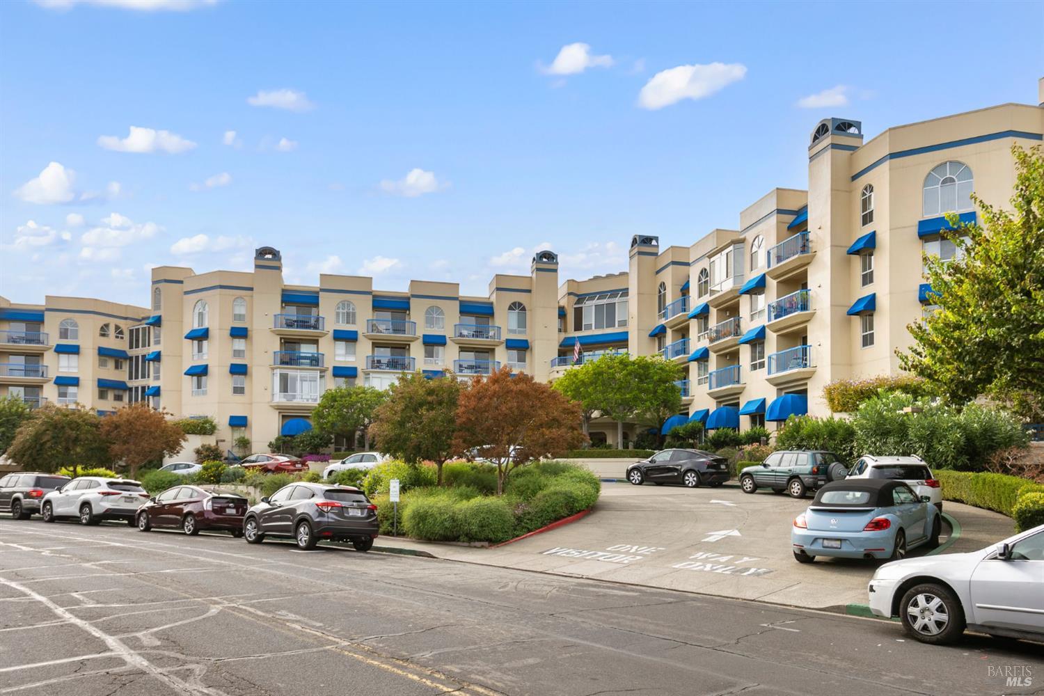 Detail Gallery Image 2 of 31 For 100 Thorndale Dr #244,  San Rafael,  CA 94903 - 2 Beds | 1/1 Baths