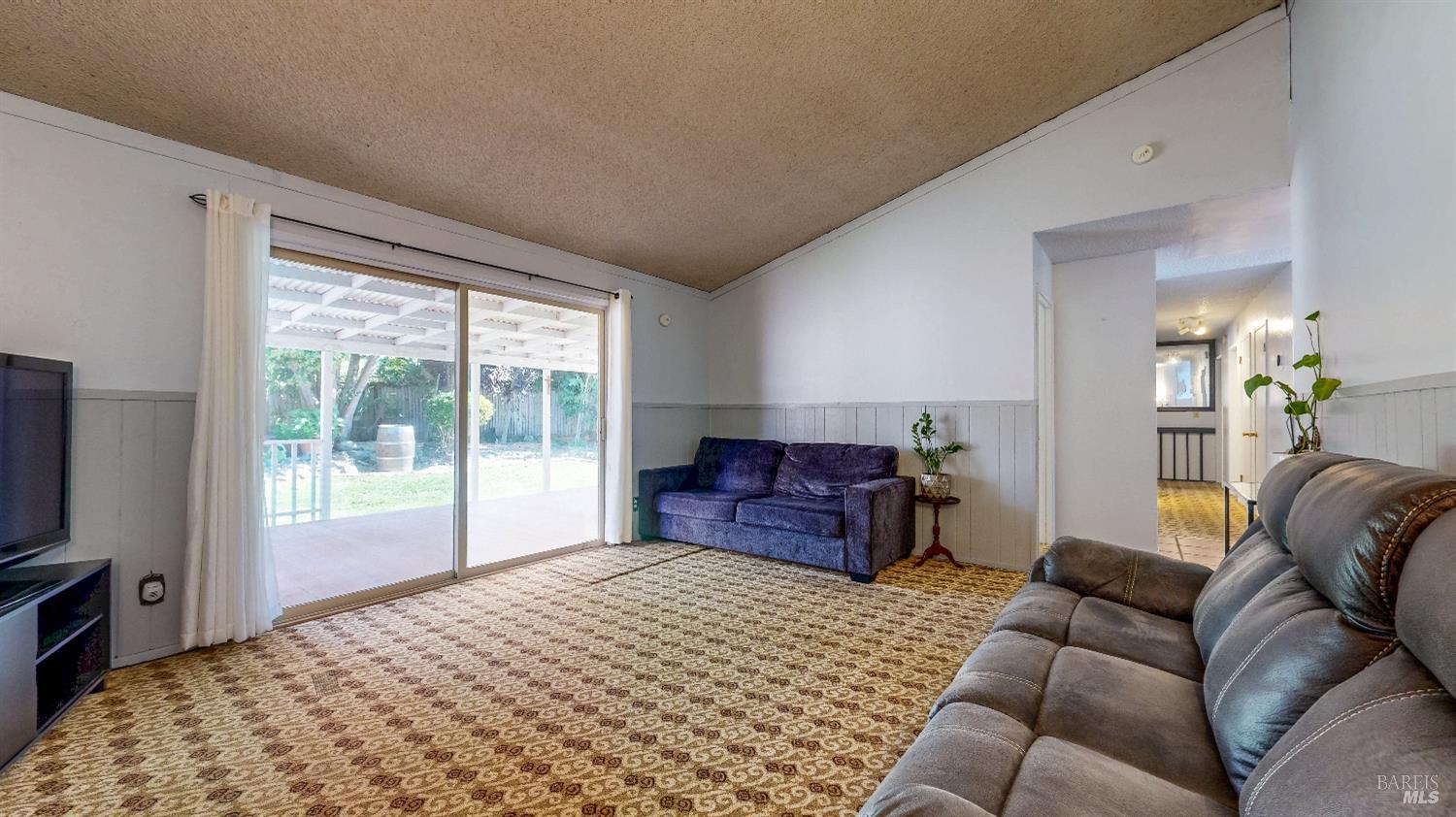 Detail Gallery Image 9 of 47 For 805 Lombard Way, Rohnert Park,  CA 94928 - 4 Beds | 2 Baths