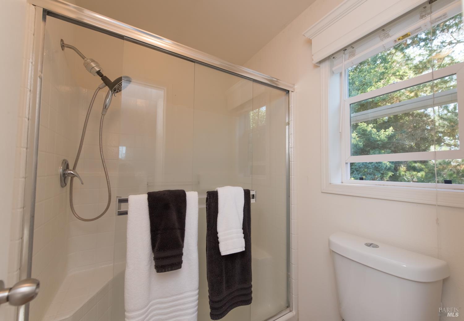 Detail Gallery Image 50 of 88 For 5301 Hutchinson Rd, Sebastopol,  CA 95472 - 3 Beds | 3 Baths