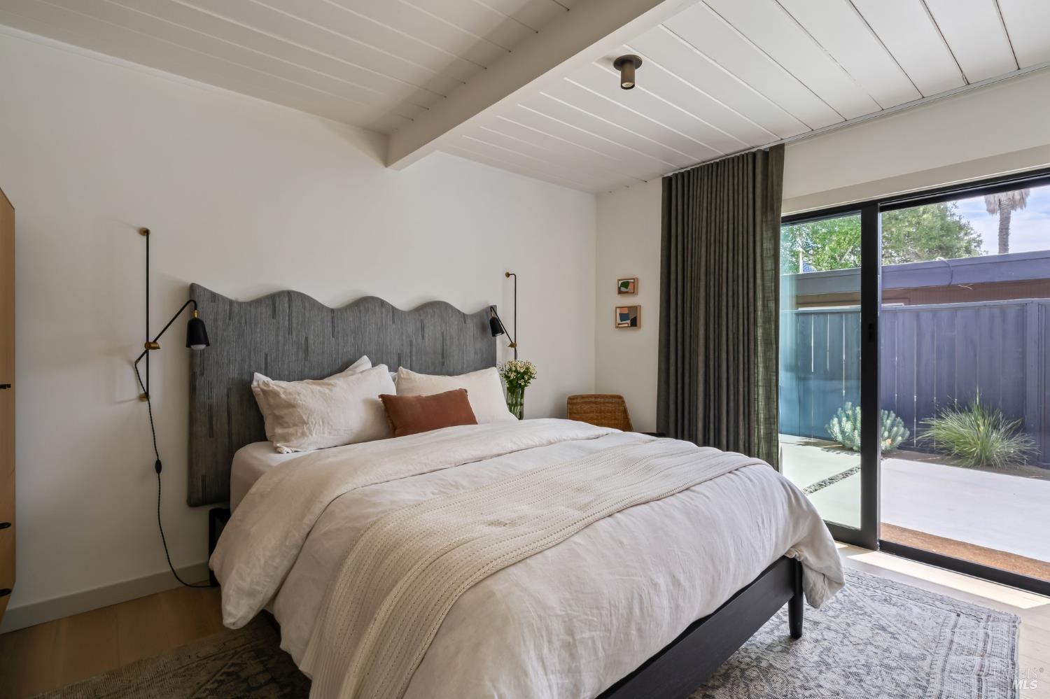 Detail Gallery Image 21 of 34 For 821 Flaxberry Ln, San Rafael,  CA 94903 - 4 Beds | 3 Baths