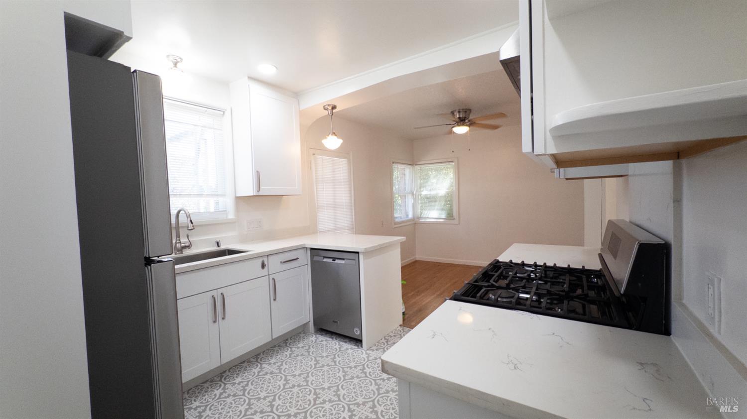 Detail Gallery Image 10 of 37 For 28 D St, Vallejo,  CA 94590 - 2 Beds | 1 Baths