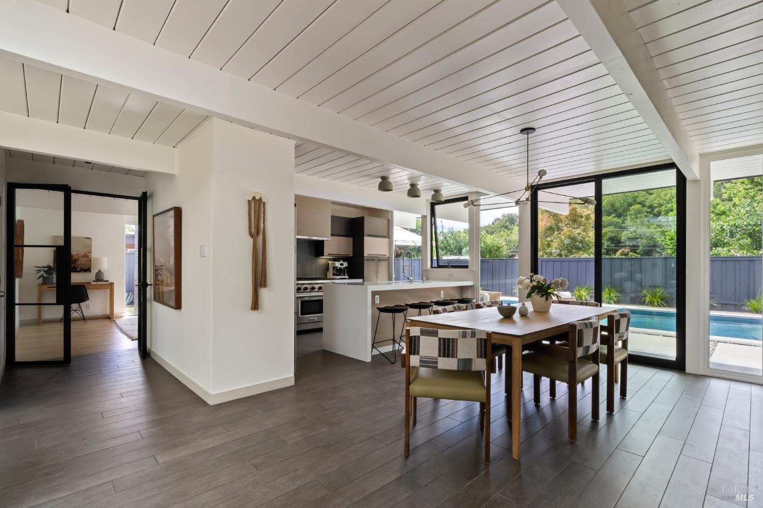 Detail Gallery Image 6 of 34 For 821 Flaxberry Ln, San Rafael,  CA 94903 - 4 Beds | 3 Baths