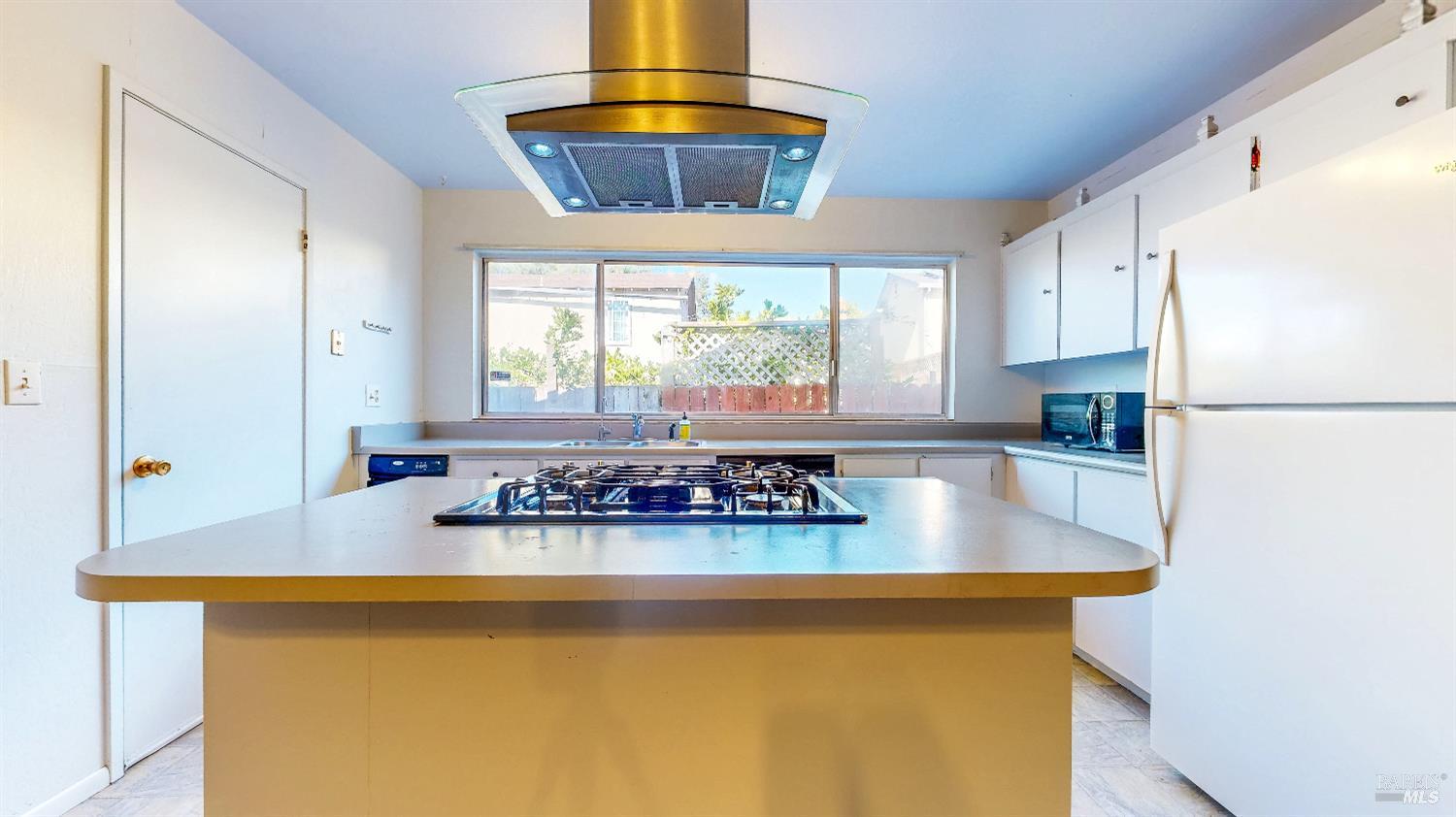 Detail Gallery Image 19 of 47 For 805 Lombard Way, Rohnert Park,  CA 94928 - 4 Beds | 2 Baths