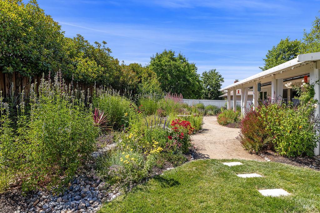 Detail Gallery Image 28 of 39 For 7414 Oakmont Dr, Santa Rosa,  CA 95409 - 3 Beds | 2 Baths