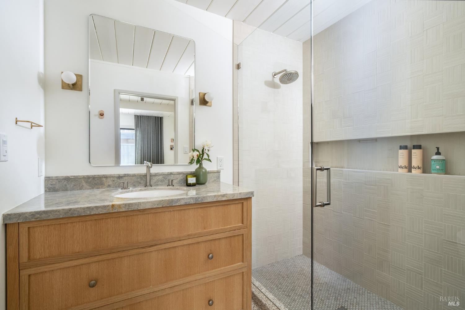 Detail Gallery Image 23 of 34 For 821 Flaxberry Ln, San Rafael,  CA 94903 - 4 Beds | 3 Baths