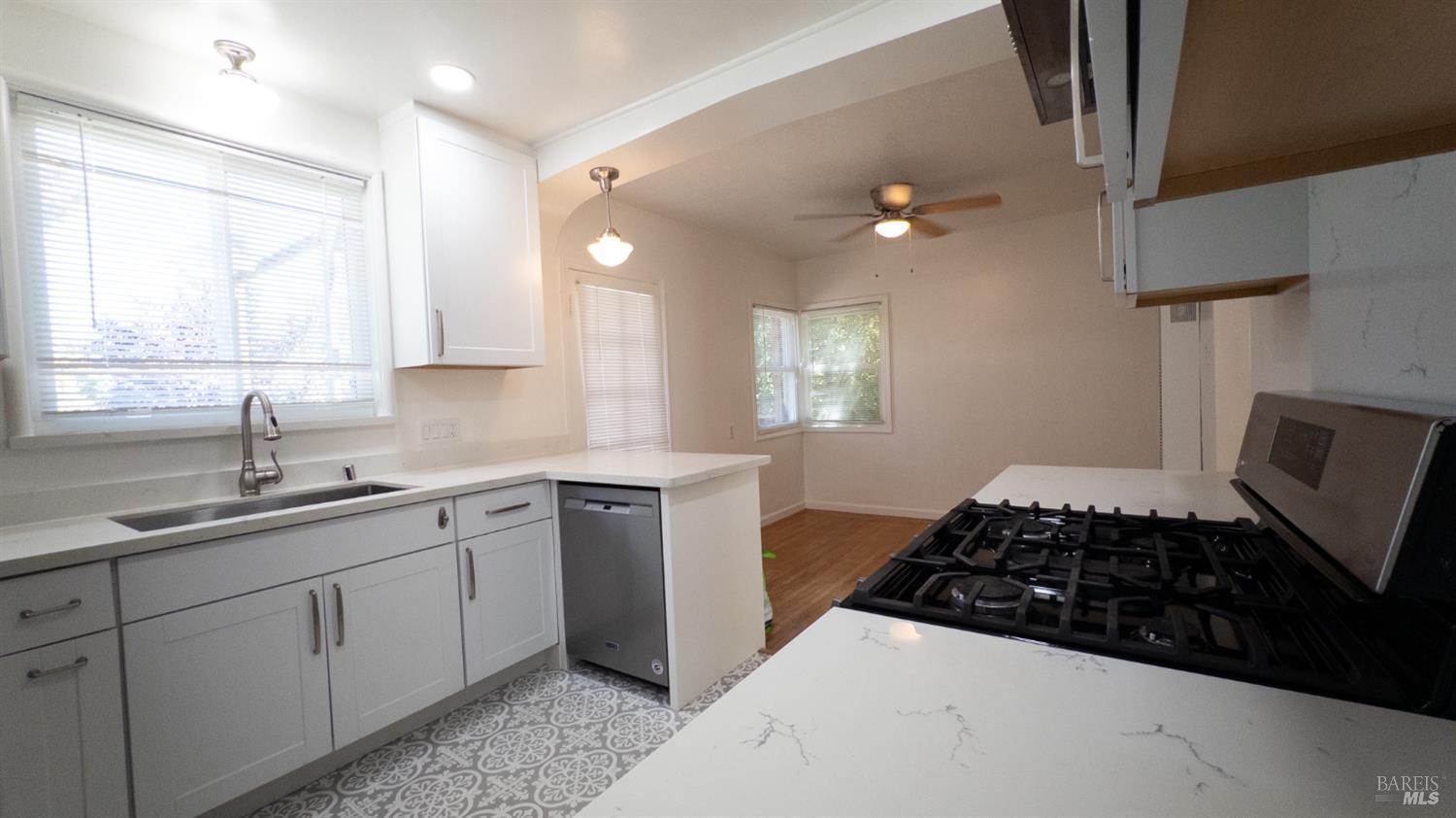 Detail Gallery Image 14 of 37 For 28 D St, Vallejo,  CA 94590 - 2 Beds | 1 Baths
