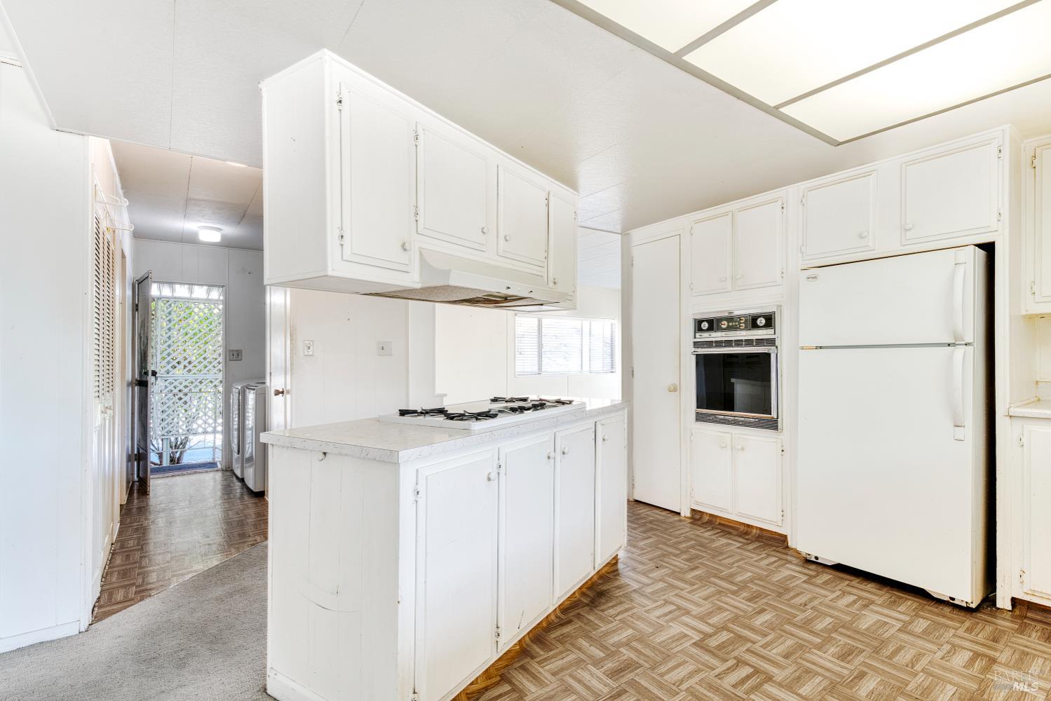 Detail Gallery Image 15 of 30 For 15 Meadow View Unkn, Novato,  CA 94949 - 2 Beds | 2 Baths