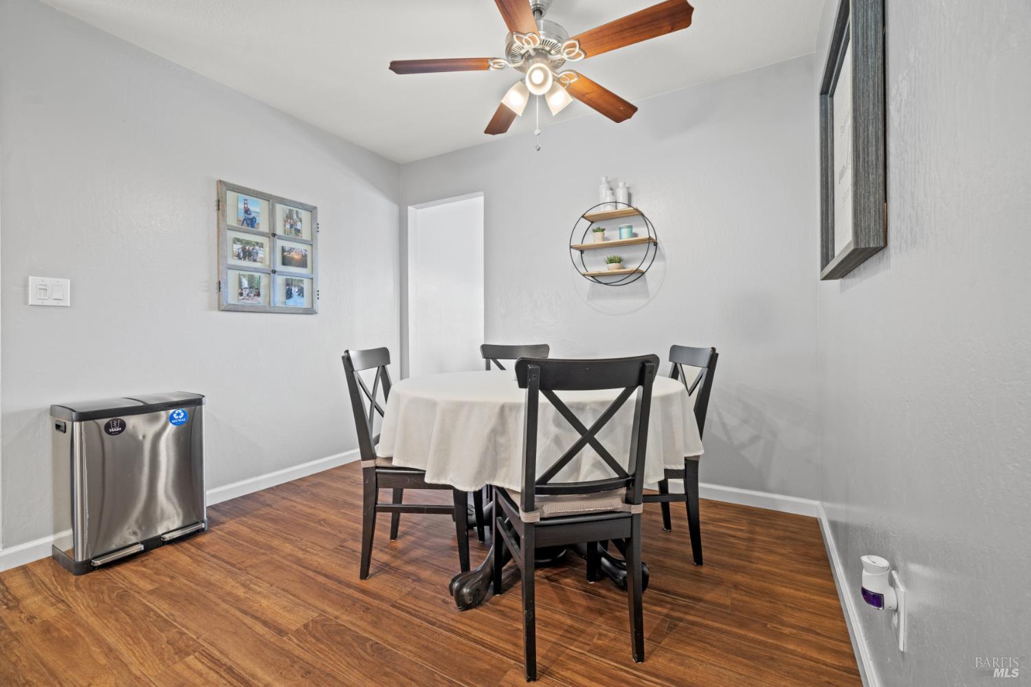 Detail Gallery Image 13 of 42 For 2014 Crinella Dr, Petaluma,  CA 94954 - 4 Beds | 2 Baths
