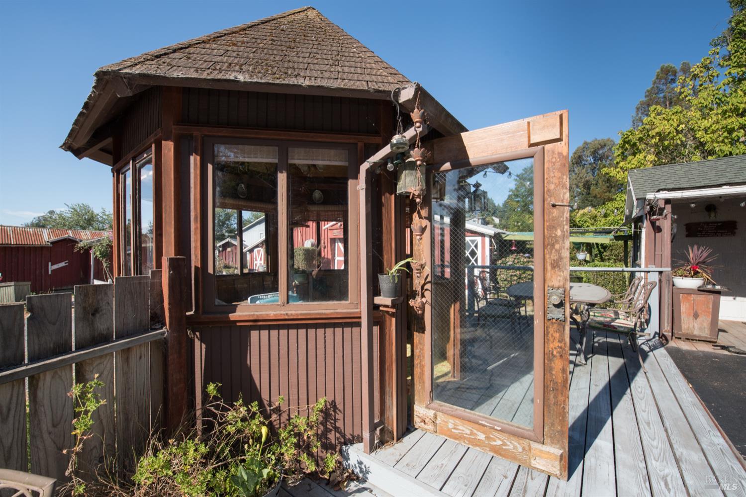 Detail Gallery Image 26 of 88 For 5301 Hutchinson Rd, Sebastopol,  CA 95472 - 3 Beds | 3 Baths