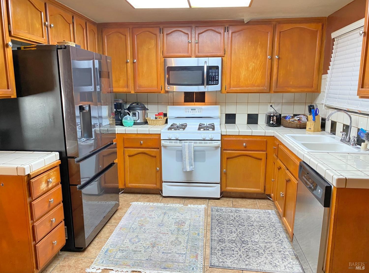 Detail Gallery Image 9 of 38 For 919 Brandon Way, Fairfield,  CA 94533 - 3 Beds | 2/1 Baths