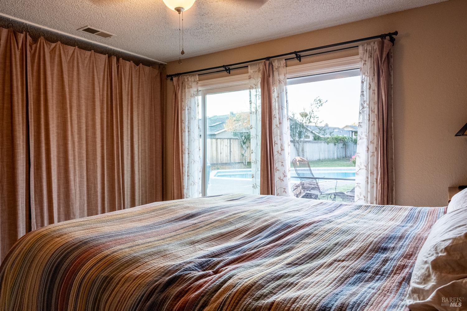 Detail Gallery Image 17 of 29 For 2417 San Joaquin Ct, Santa Rosa,  CA 95401 - 4 Beds | 2 Baths