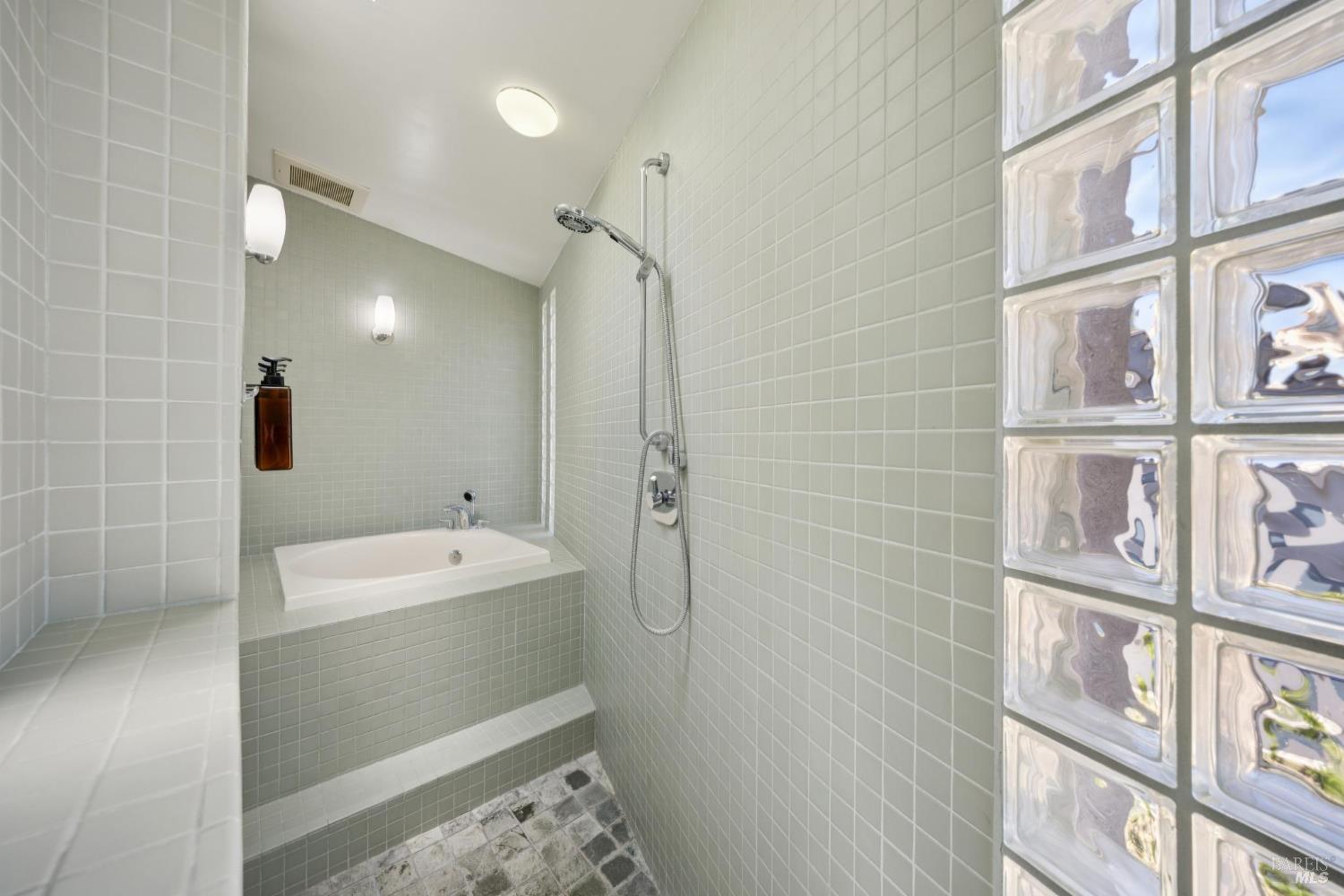 Detail Gallery Image 28 of 41 For 3929 Rincon Ridge Dr, Santa Rosa,  CA 95404 - 3 Beds | 2/1 Baths