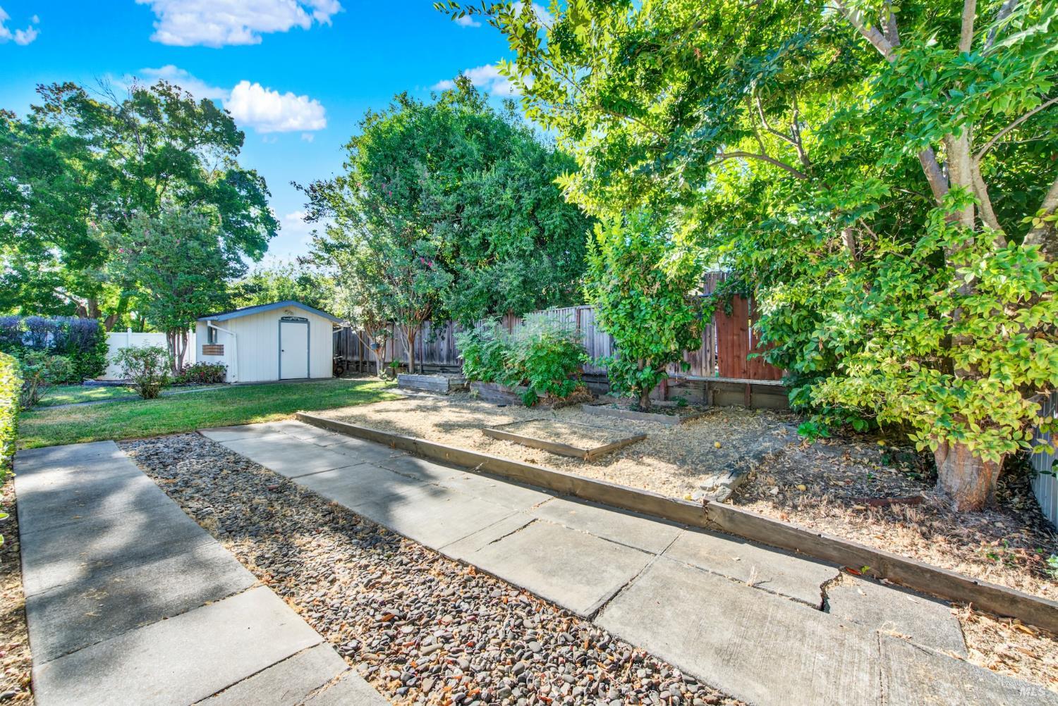 Detail Gallery Image 46 of 55 For 418 Gatehouse Dr, Vacaville,  CA 95687 - 4 Beds | 2/1 Baths