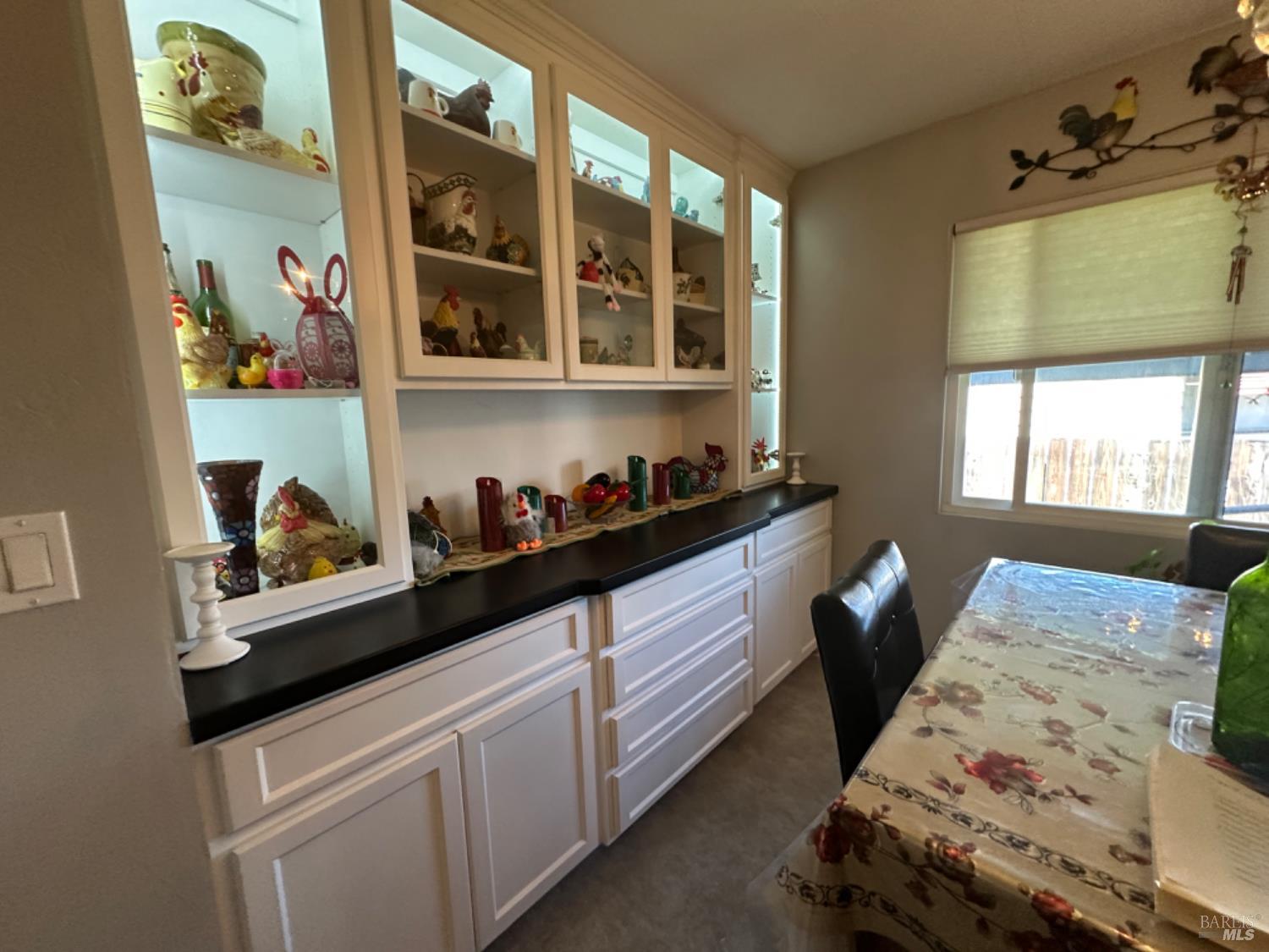 Detail Gallery Image 4 of 27 For 102 Royal Oak Ct 102, Fairfield,  CA 94533 - 3 Beds | 2 Baths