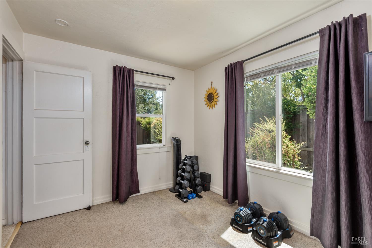 Detail Gallery Image 16 of 34 For 2311 Guerneville Rd, Santa Rosa,  CA 95403 - 3 Beds | 1 Baths