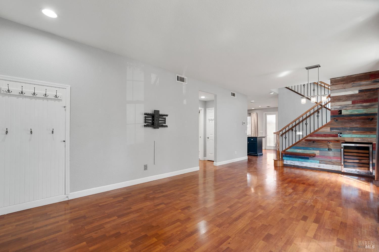 Detail Gallery Image 6 of 53 For 1316 Bello Dr, Dixon,  CA 95620 - 4 Beds | 3 Baths
