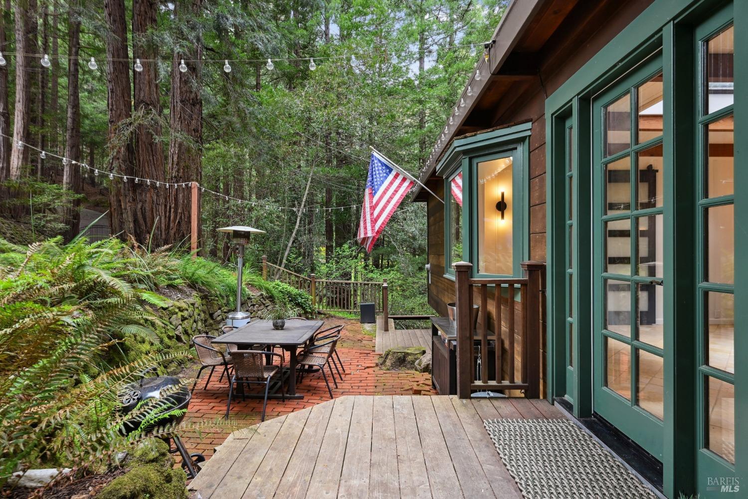 Detail Gallery Image 34 of 35 For 4 Wainwright Pl, Mill Valley,  CA 94941 - 4 Beds | 2/1 Baths