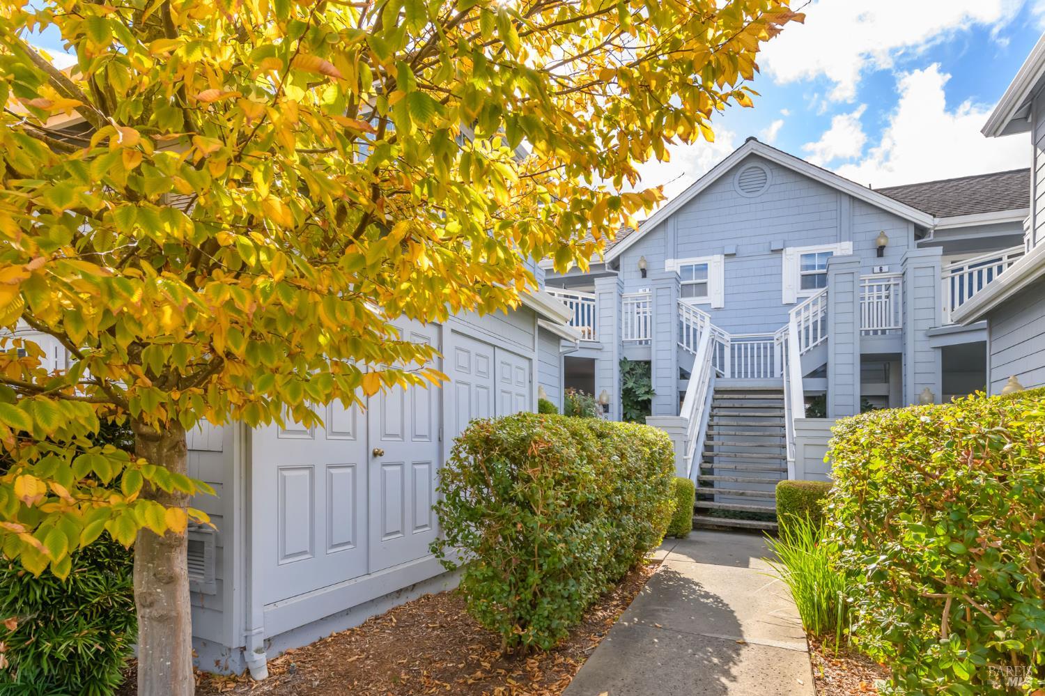 Detail Gallery Image 23 of 34 For 8 Mariners Cir, San Rafael,  CA 94903 - 2 Beds | 2 Baths