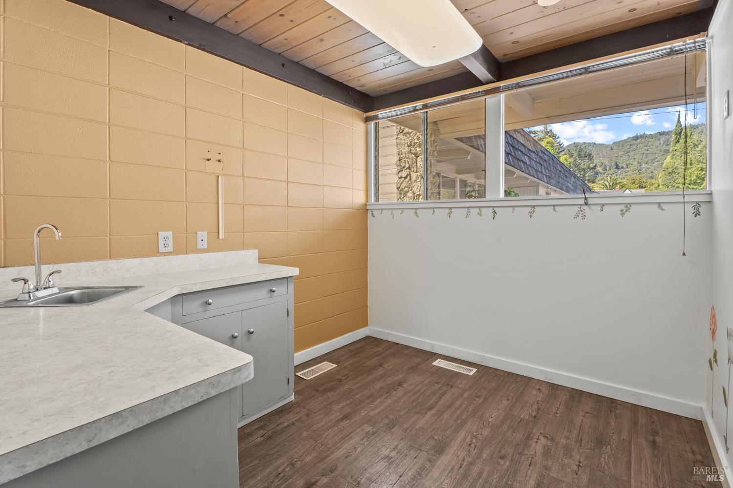 Detail Gallery Image 10 of 27 For 715 S Dora St #1 & 2,  Ukiah,  CA 95482 - – Beds | – Baths
