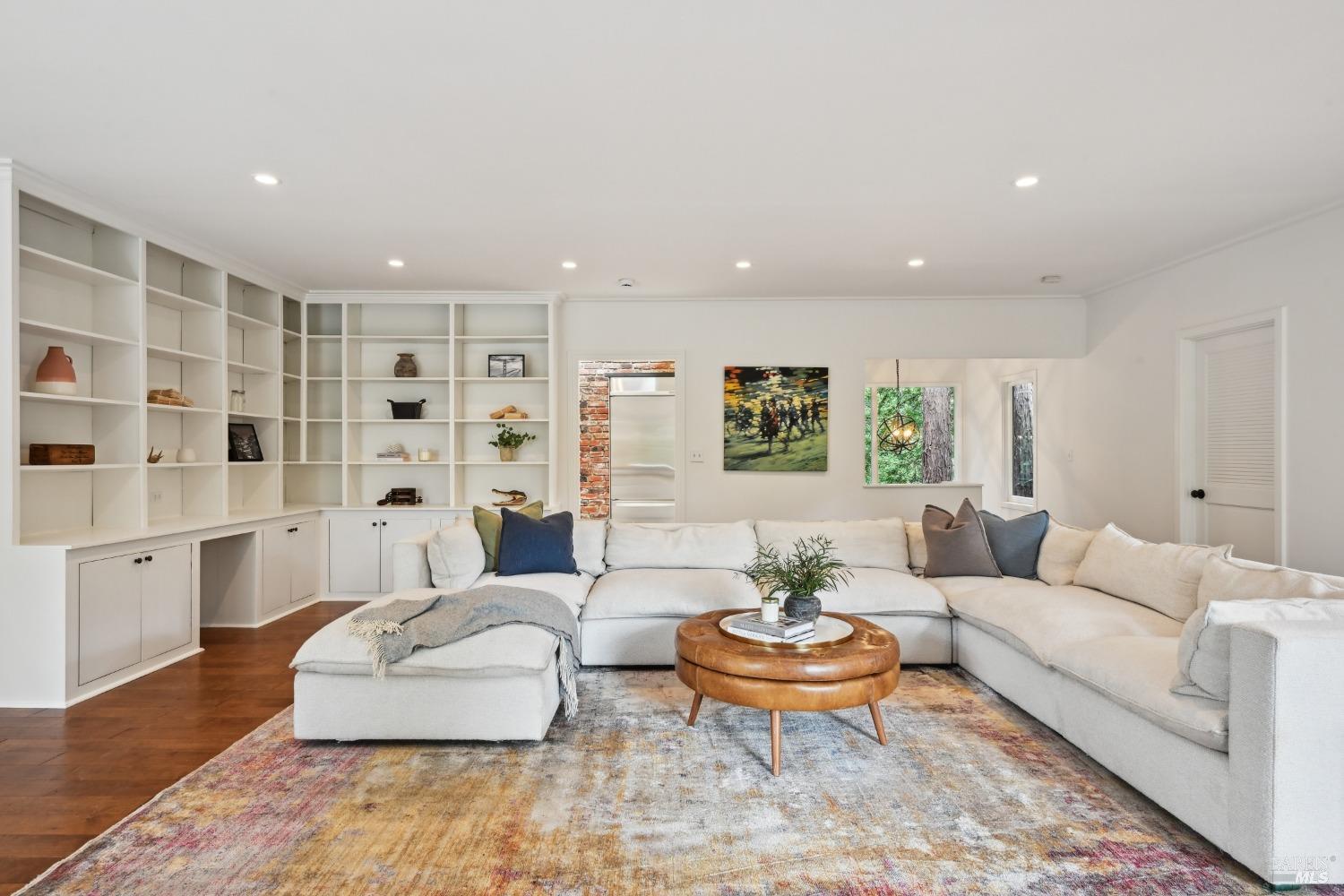 Detail Gallery Image 4 of 35 For 4 Wainwright Pl, Mill Valley,  CA 94941 - 4 Beds | 2/1 Baths