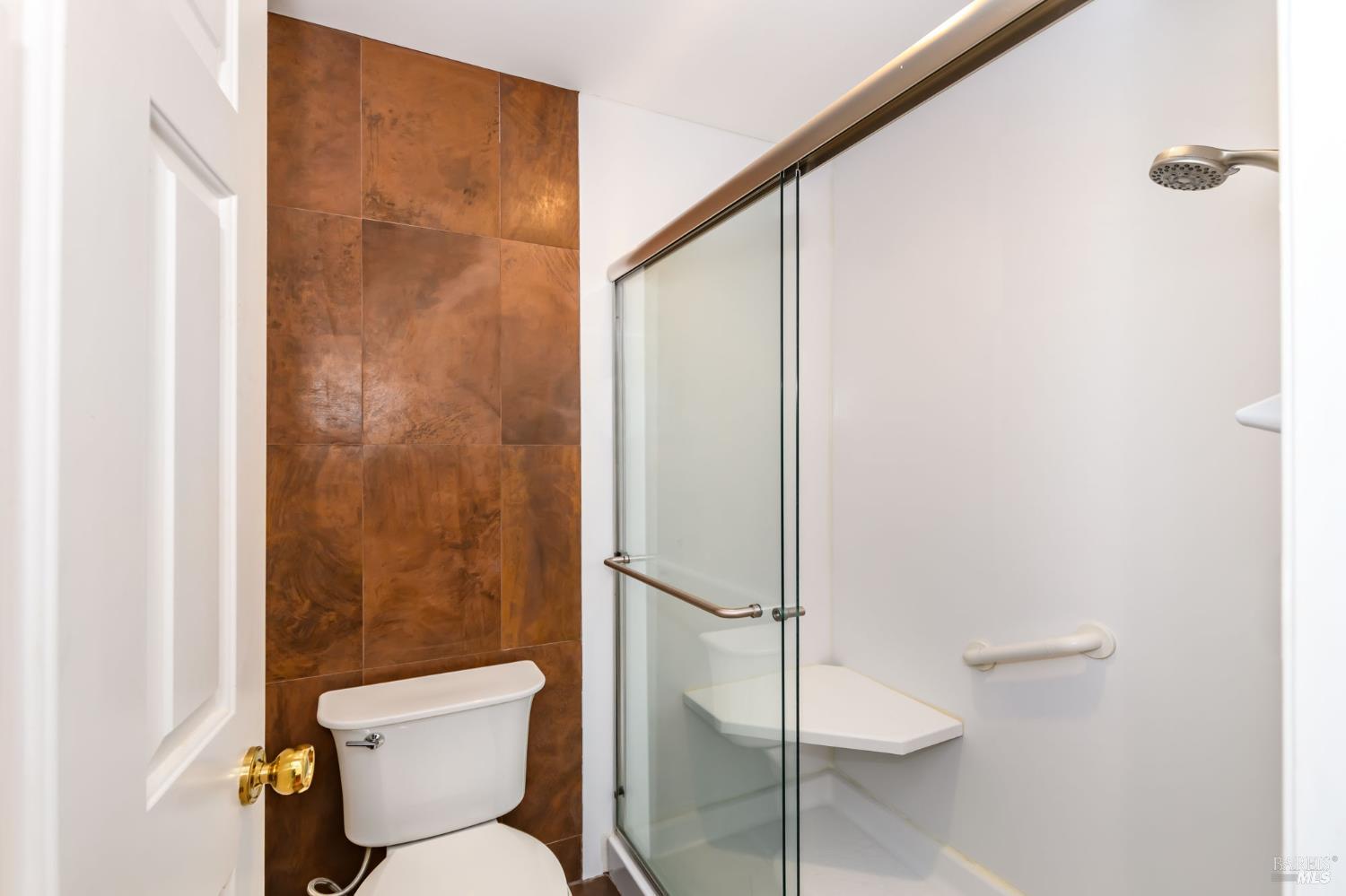 Detail Gallery Image 14 of 34 For 8 Mariners Cir, San Rafael,  CA 94903 - 2 Beds | 2 Baths