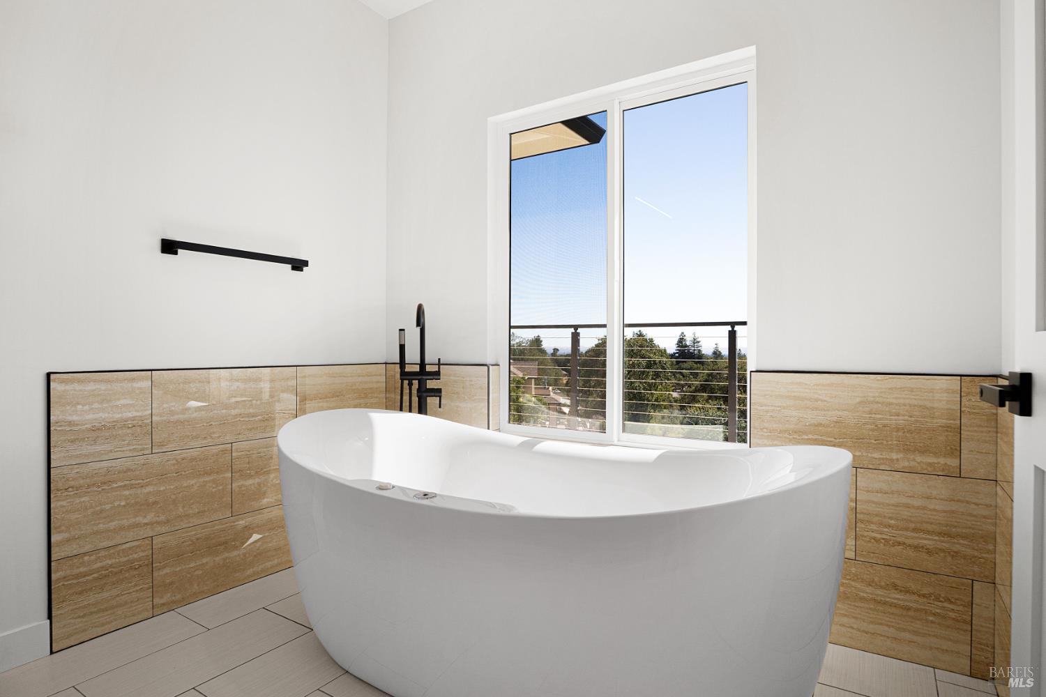 Detail Gallery Image 32 of 64 For 1966 Viewpointe Cir, Santa Rosa,  CA 95403 - 6 Beds | 5/1 Baths