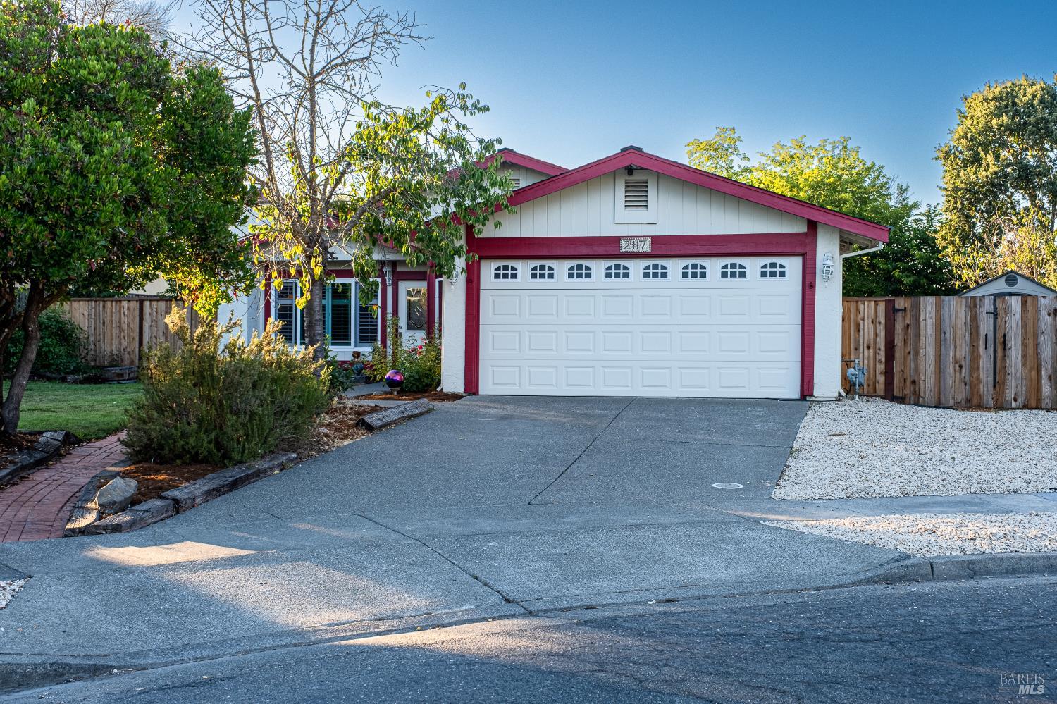 Detail Gallery Image 3 of 29 For 2417 San Joaquin Ct, Santa Rosa,  CA 95401 - 4 Beds | 2 Baths
