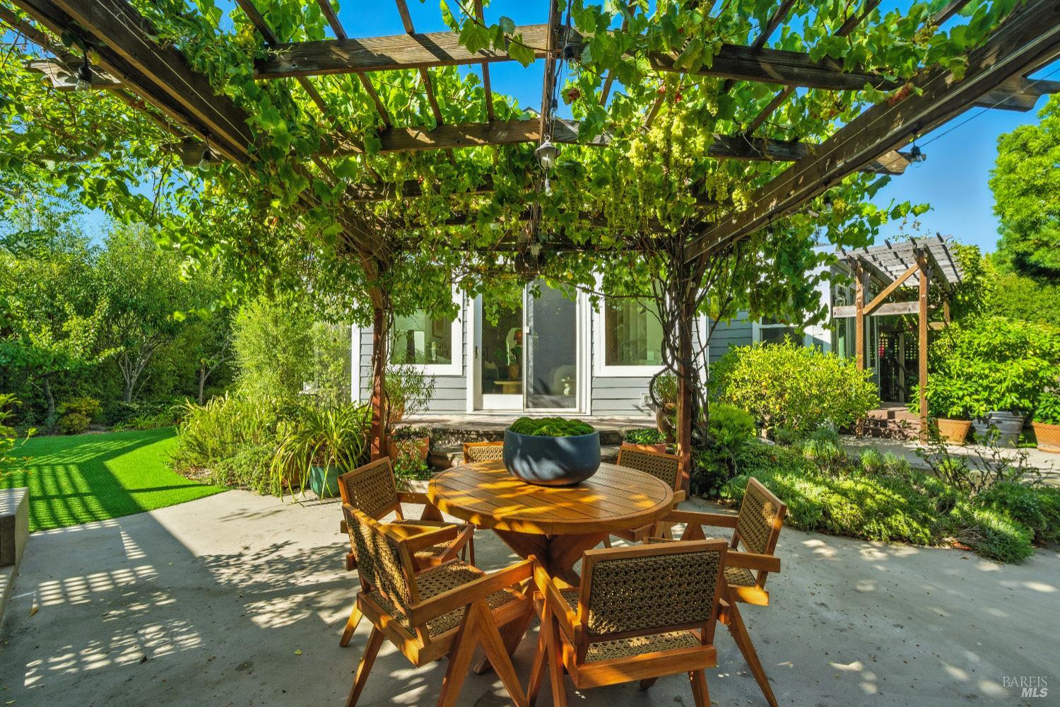 Detail Gallery Image 29 of 48 For 50 Sandy Creek Way, Larkspur,  CA 94939 - 4 Beds | 3/1 Baths