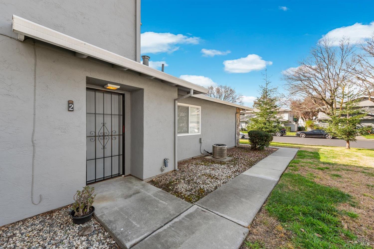 Detail Gallery Image 6 of 42 For 130 Del Rio Cir #2,  Vacaville,  CA 95687 - 2 Beds | 1/1 Baths