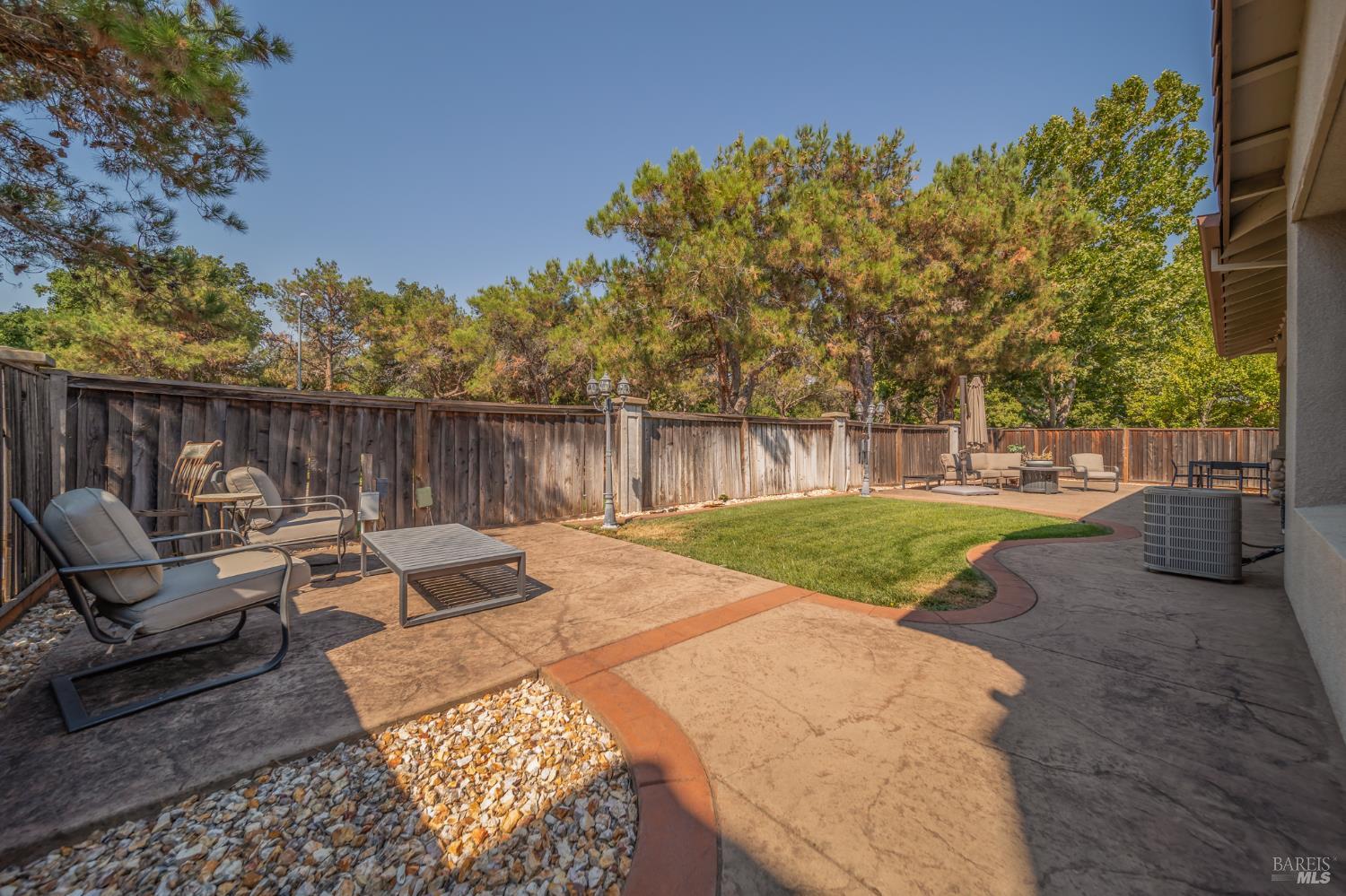 Detail Gallery Image 26 of 34 For 4013 the Masters Dr, Fairfield,  CA 94533 - 3 Beds | 2 Baths