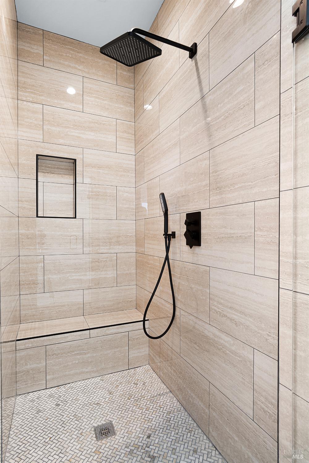 Detail Gallery Image 36 of 64 For 1966 Viewpointe Cir, Santa Rosa,  CA 95403 - 6 Beds | 5/1 Baths