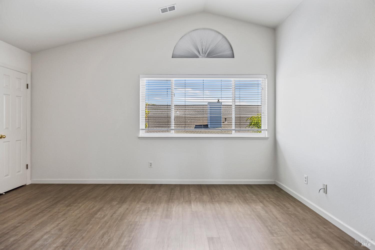 Detail Gallery Image 19 of 36 For 2189 Saint Augustine Cir, Petaluma,  CA 94954 - 3 Beds | 2/1 Baths