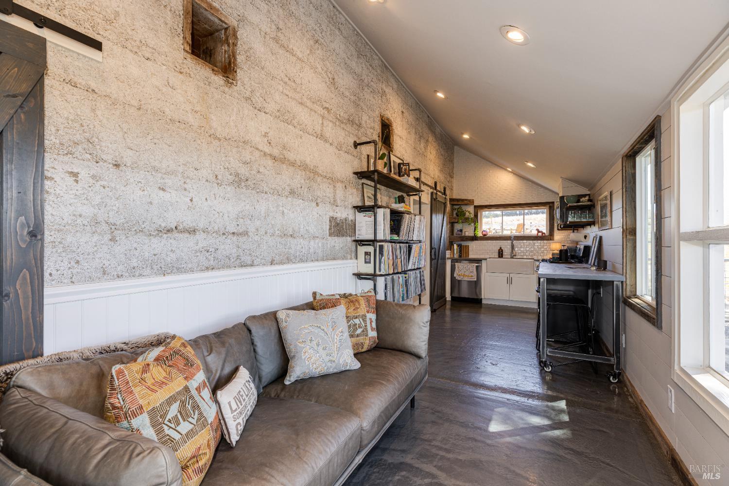 Detail Gallery Image 27 of 79 For 3150 Pepper Rd, Petaluma,  CA 94952 - 3 Beds | 3 Baths