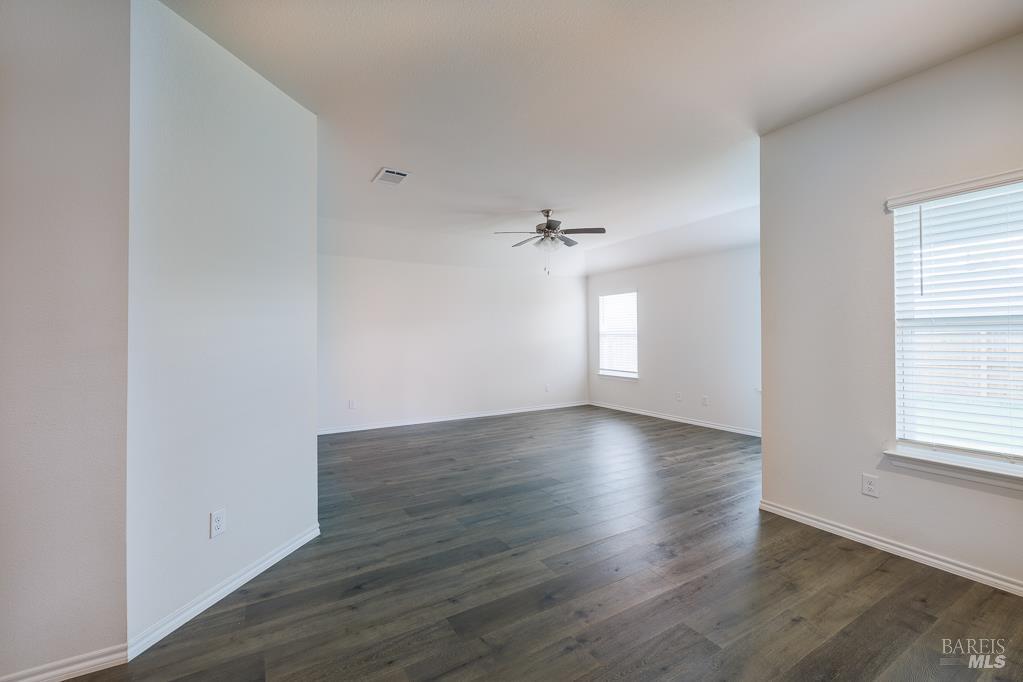 Detail Gallery Image 19 of 43 For 205 Weatherboard Dr, Other City,  CA 75173 - 5 Beds | 2 Baths